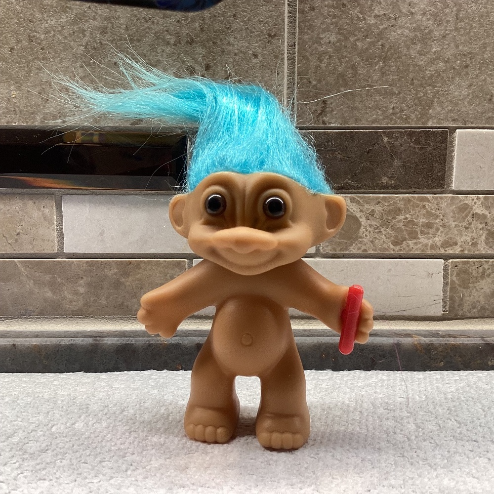 Vtg Russ   3” Troll Doll  Aqua Hair Holding Red Utensil